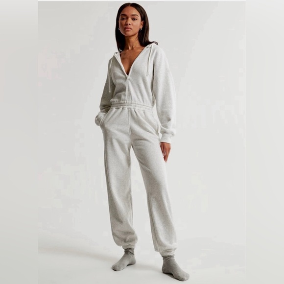 Abercrombie & Fitch Pants - Abercrombie & Fitch Heather Light Gray Hooded Zip-Front Jumpsuit